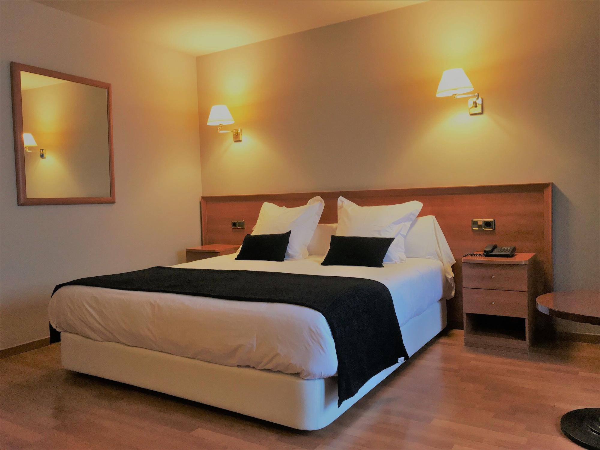 Hotel & Spa Niunit El Serrat Bagian luar foto