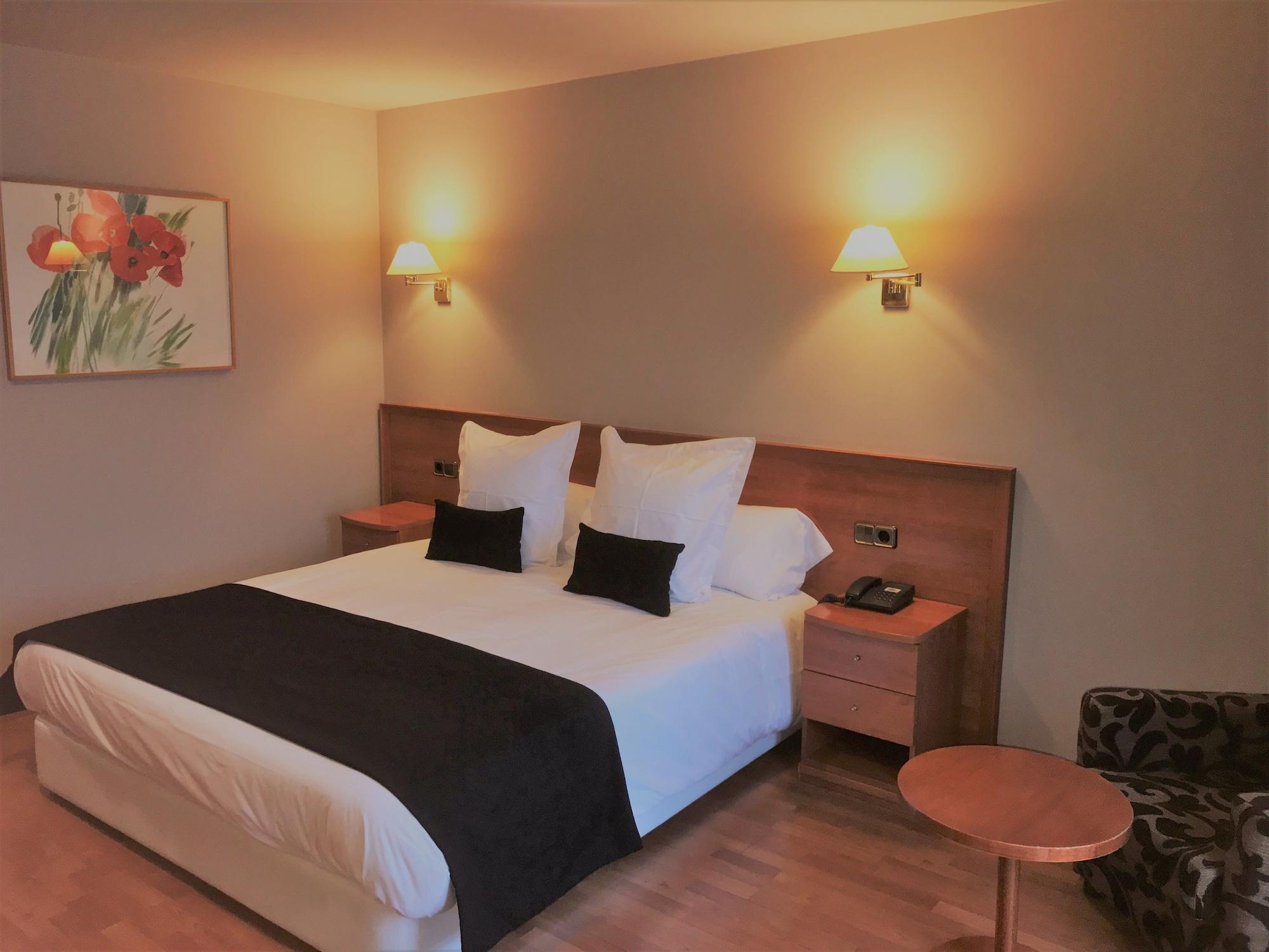 Hotel & Spa Niunit El Serrat Bagian luar foto