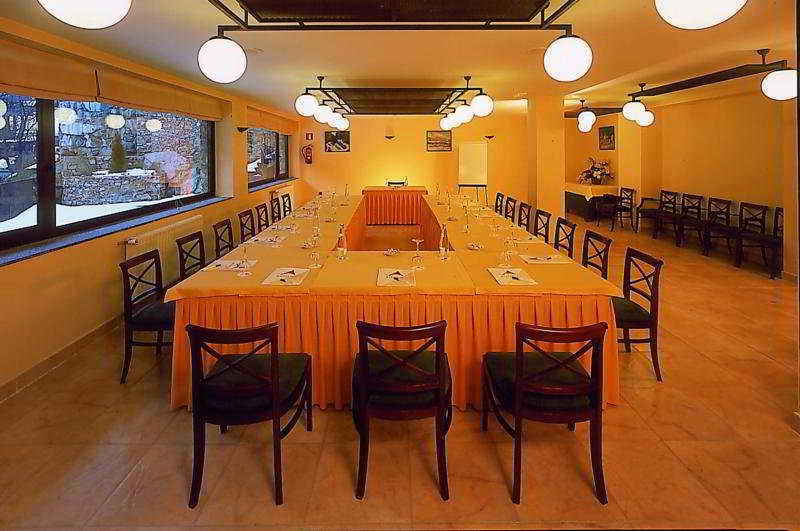 Hotel & Spa Niunit El Serrat Bisnis foto