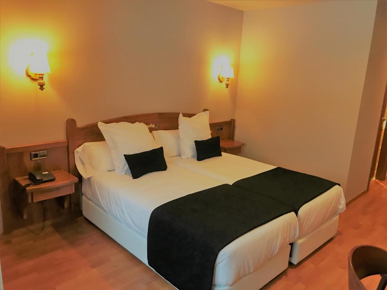 Hotel & Spa Niunit El Serrat Bagian luar foto
