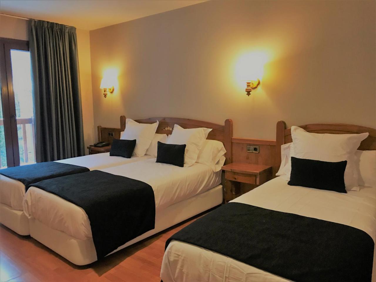 Hotel & Spa Niunit El Serrat Bagian luar foto